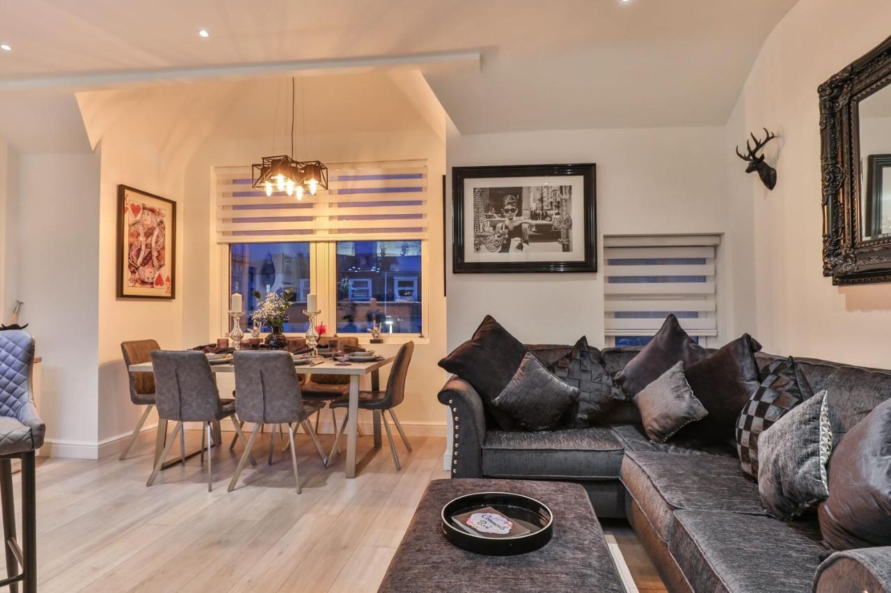 Appartement The Hepburn - Floor - Luxury For Up To 6 Guests Near Open Air Theatre And North Bay *